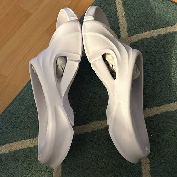 COPY - Balenciaga Track Slides Sandal White - Picture 6 of 6